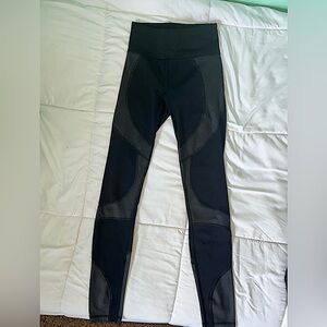Black Lululemon leggings Size 2 - amazing condition!